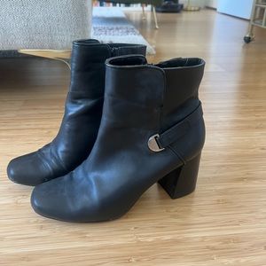 Bella-Vita real leather fall black booties